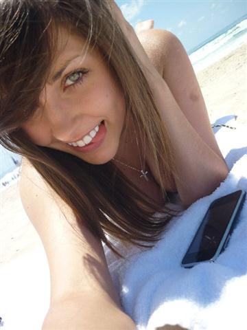 mujer la ni&ntilde;a del escote